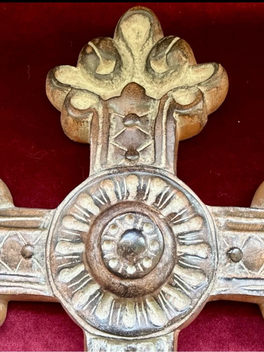 Vintage Ornate Medieval Style Wall Cross Hanging Decor Distressed Gold
